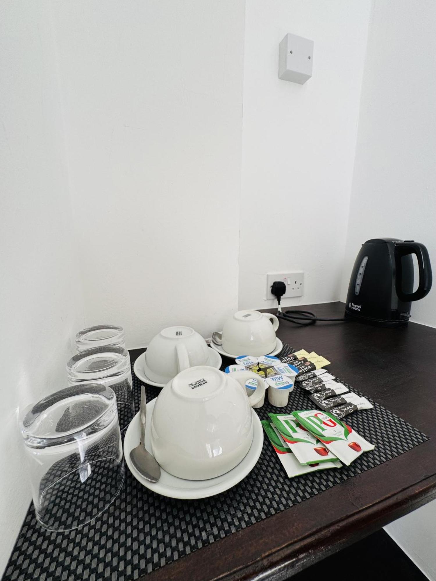 Carlton Court Hotel Eastbourne Room photo