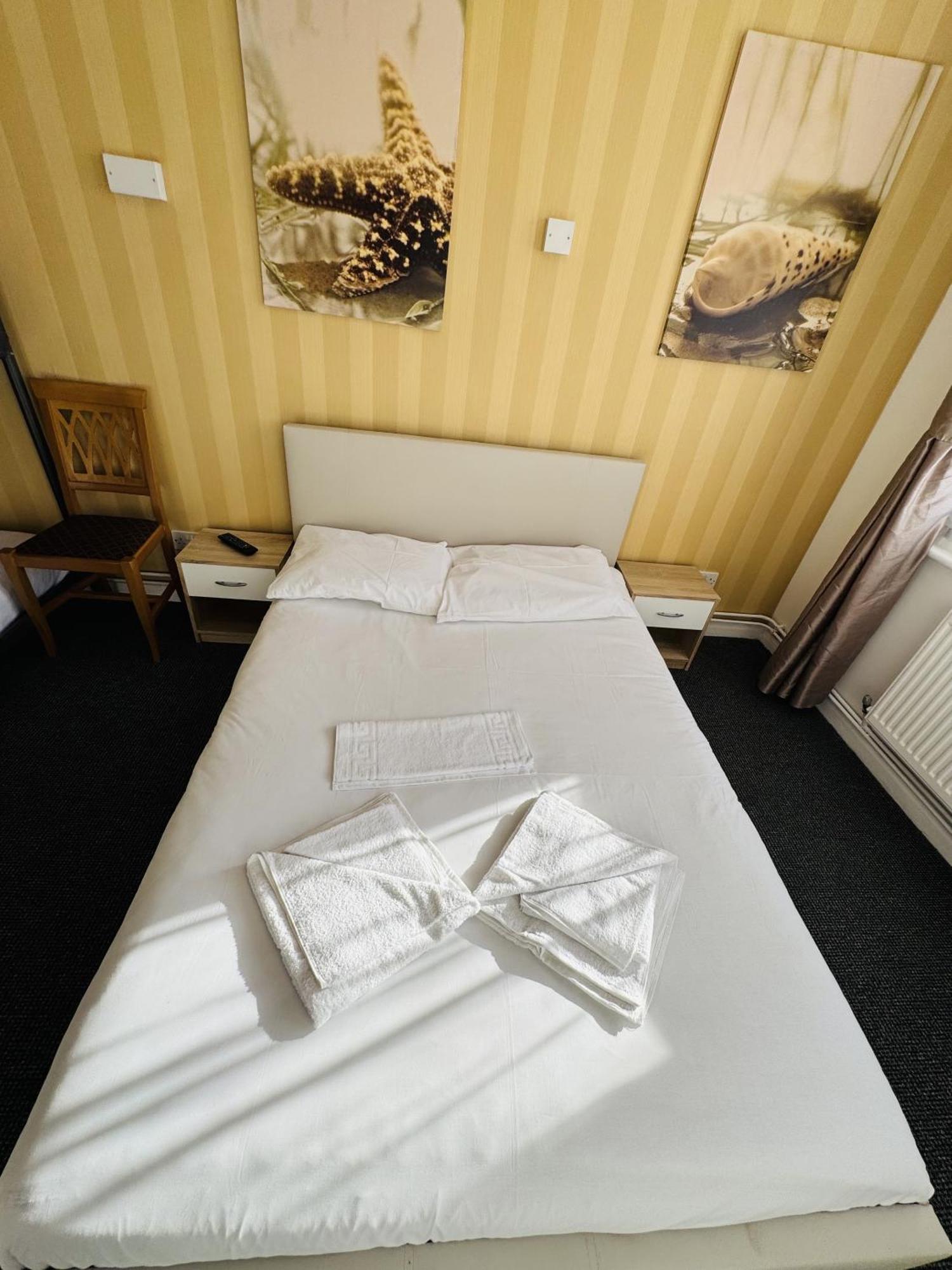 Carlton Court Hotel Eastbourne Room photo