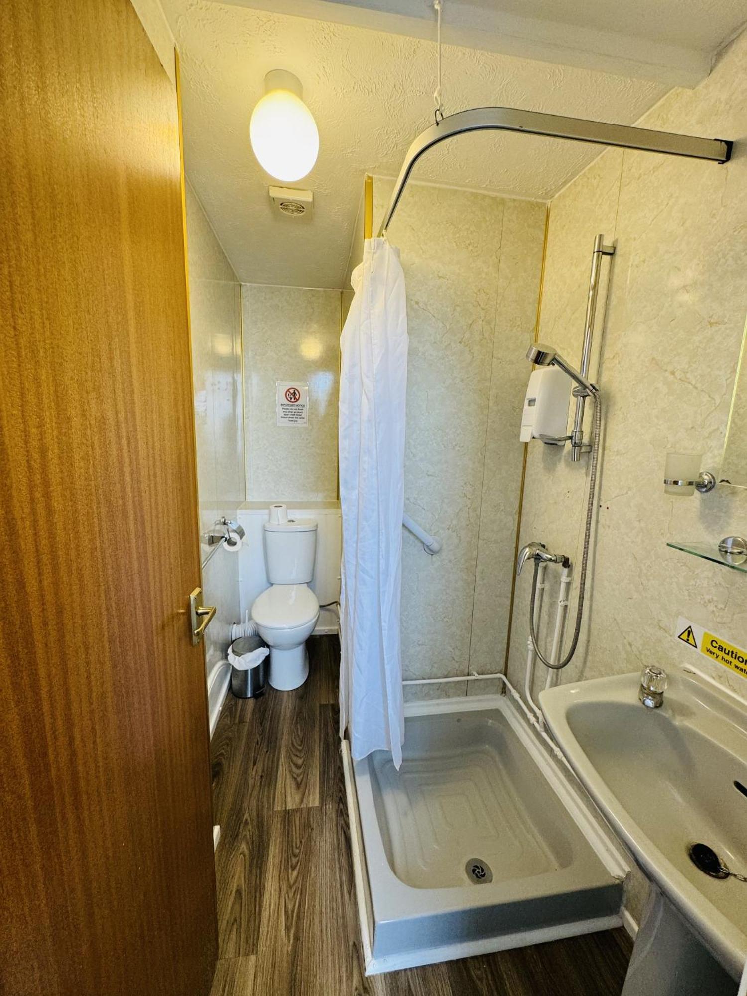 Carlton Court Hotel Eastbourne Room photo